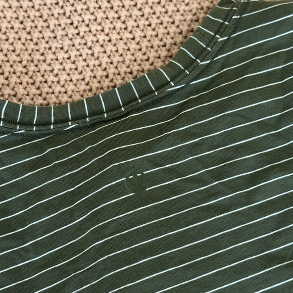 Lululemon Love Crew Short Sleeve T-shirt in Olive Green, US Women’s Size 4 - Picture 8 of 9